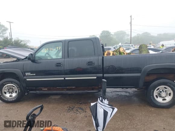 ✅ 2006 Chevrolet Silverado 2500HD LT3 • VIN: 1GCHK23D66F200054 • Лот: 42301893. Опубликован ранее на IAAI с пробегом 165 624 миль. Бесплатный доступ к архиву аукционных продаж из США и подробный отчёт об истории автомобиля на DreamBid. Изображение 13.