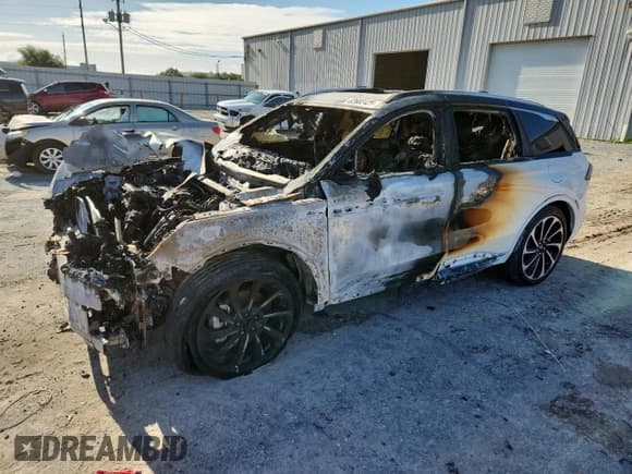 ✅ 2024 Lincoln Nautilus Black Label • VIN: 5LMPJ9J40RJ855637 • Lot: 62602425. Wystawiony na Copart z przebiegiem Nie podano. Bezpłatny archiwum sprzedaży aukcyjnych z USA i szczegółowy raport historii pojazdu na DreamBid. Zdjęcie 1.