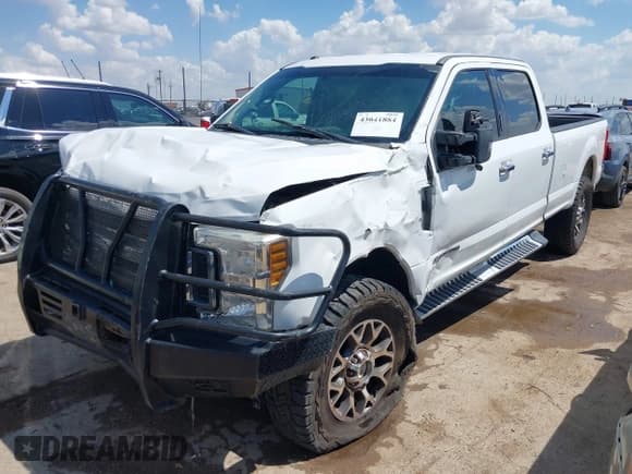 ✅ 2018 Ford F-250 King Ranch • VIN: 1FT7W2BT2JEB49420 • Lot: 43041884. Wystawiony na IAAI z przebiegiem 188 101 mil. Bezpłatny archiwum sprzedaży aukcyjnych z USA i szczegółowy raport historii pojazdu na DreamBid. Zdjęcie 18.