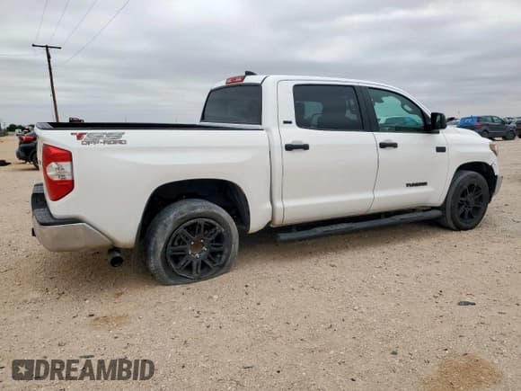 ✅ 2020 Toyota Tundra SR5 • VIN: 5TFEY5F18LX258743 • Lot: 59602865. Wystawiony na Copart z przebiegiem 105 392 mil. Bezpłatny archiwum sprzedaży aukcyjnych z USA i szczegółowy raport historii pojazdu na DreamBid. Zdjęcie 3.