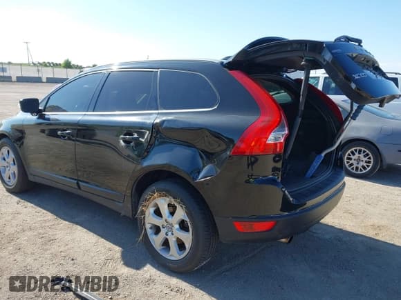 ✅ 2012 Volvo XC60 3.0L • VIN: YV4902DZ4C2312016 • Lot: 42330364. Wystawiony na IAAI z przebiegiem 157 554 mil. Bezpłatny archiwum sprzedaży aukcyjnych z USA i szczegółowy raport historii pojazdu na DreamBid. Zdjęcie 6.