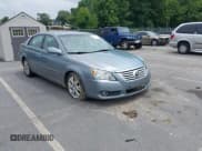 ✅ 2008 Toyota Avalon XL • VIN: 4T1BK36B28U264902 • Lot: 42935898. Wystawiony na IAAI z przebiegiem 319 372 mil. Bezpłatny archiwum sprzedaży aukcyjnych z USA i szczegółowy raport historii pojazdu na DreamBid. Zdjęcie 1.