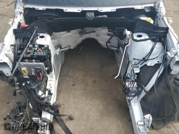 ✅ 2020 Jeep Grand Cherokee Overland • VIN: 1C4RJFCT3LC355132 • Lot: 67751835. Wystawiony na Copart z przebiegiem Nie podano. Bezpłatny archiwum sprzedaży aukcyjnych z USA i szczegółowy raport historii pojazdu na DreamBid. Zdjęcie 11.