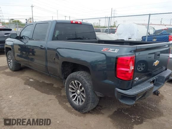 ✅ 2017 Chevrolet Silverado 1500 LT • VIN: 3GCUKREC8HG165188 • Lot: 43441497. Listed on IAAI with 146,133 mi. Free auction sales archive from the USA and detailed vehicle history report at DreamBid. Image 3.