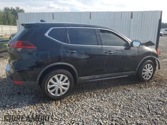 ✅ 2018 Nissan Rogue S • VIN: KNMAT2MV0JP591887 • Lot: 84651845. Wystawiony na Copart z przebiegiem 111 745 mil. Bezpłatny archiwum sprzedaży aukcyjnych z USA i szczegółowy raport historii pojazdu na DreamBid. Zdjęcie 3.