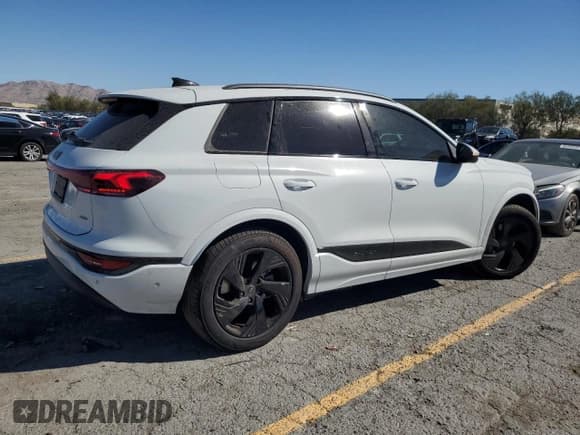 ✅ 2025 Audi Q6 e-tron Premium Plus • VIN: WA124BGF1SA025516 • Lot: 84073165. Wystawiony na Copart z przebiegiem Nie podano. Bezpłatny archiwum sprzedaży aukcyjnych z USA i szczegółowy raport historii pojazdu na DreamBid. Zdjęcie 3.