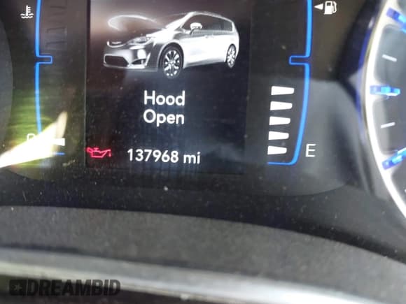 ✅ 2018 Chrysler Pacifica Touring L • VIN: 2C4RC1BG9JR141879 • Lot: 42801376. Wystawiony na IAAI z przebiegiem 137 968 mil. Bezpłatny archiwum sprzedaży aukcyjnych z USA i szczegółowy raport historii pojazdu na DreamBid. Zdjęcie 15.