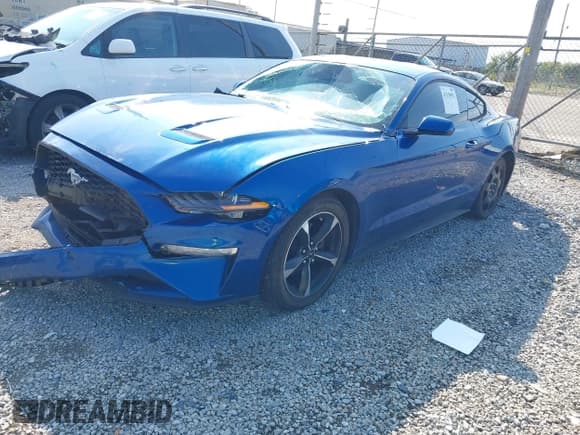 ✅ 2018 Ford Mustang EcoBoost • VIN: 1FA6P8TH9J5127801 • Lot: 43139052. Wystawiony na IAAI z przebiegiem 138 658 mil. Bezpłatny archiwum sprzedaży aukcyjnych z USA i szczegółowy raport historii pojazdu na DreamBid. Zdjęcie 2.