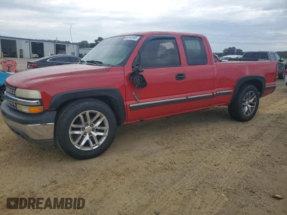✅ 2001 Chevrolet Silverado 1500 LS • VIN: 2GCEC19T611339254 • Лот: 89740145. Опубликован ранее на Copart с пробегом 291 463 миль. Бесплатный доступ к архиву аукционных продаж из США и подробный отчёт об истории автомобиля на DreamBid. Изображение 1.