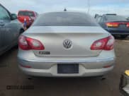 ✅ 2009 Volkswagen CC 4Motion • VIN: WVWGU73C29E548552 • Lot: 38075104. Wystawiony na Copart z przebiegiem 123 781 mil. Bezpłatny archiwum sprzedaży aukcyjnych z USA i szczegółowy raport historii pojazdu na DreamBid. Zdjęcie 6.