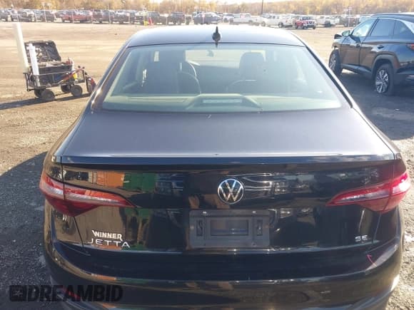 ✅ 2023 Volkswagen Jetta SE • VIN: 3VWEM7BU2PM045142 • Lot: 43563256. Listed on IAAI with 30,164 mi. Free auction sales archive from the USA and detailed vehicle history report at DreamBid. Image 17.