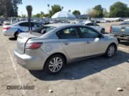 ✅ 2012 Mazda 3 i Touring • VIN: JM1BL1VGXC1506218 • Лот: 50589015. Опубликован ранее на Copart с пробегом 61 800 миль. Бесплатный доступ к архиву аукционных продаж из США и подробный отчёт об истории автомобиля на DreamBid. Изображение 3.