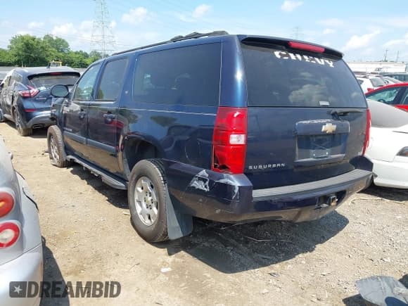 ✅ 2007 Chevrolet Suburban LT • VIN: 3GNFK16357G179533 • Lot: 43503982. Listed on IAAI with Not provided. Free auction sales archive from the USA and detailed vehicle history report at DreamBid. Image 3.