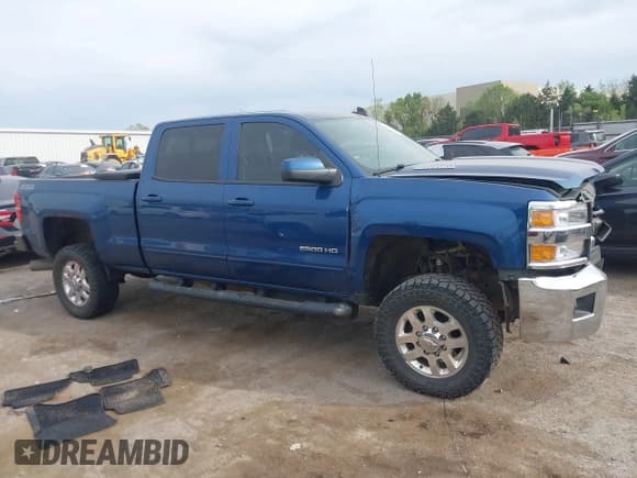 ✅ 2015 Chevrolet Silverado 2500HD LT • VIN: 1GC1KVE87FF564213 • Lot: 41987148. Listed on IAAI with 271,822 mi. Free auction sales archive from the USA and detailed vehicle history report at DreamBid. Image 13.