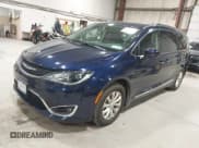 ✅ 2018 Chrysler Pacifica Touring L • VIN: 2C4RC1BG6JR280691 • Lot: 43710379. Wystawiony na IAAI z przebiegiem 63 416 mil. Bezpłatny archiwum sprzedaży aukcyjnych z USA i szczegółowy raport historii pojazdu na DreamBid. Zdjęcie 17.