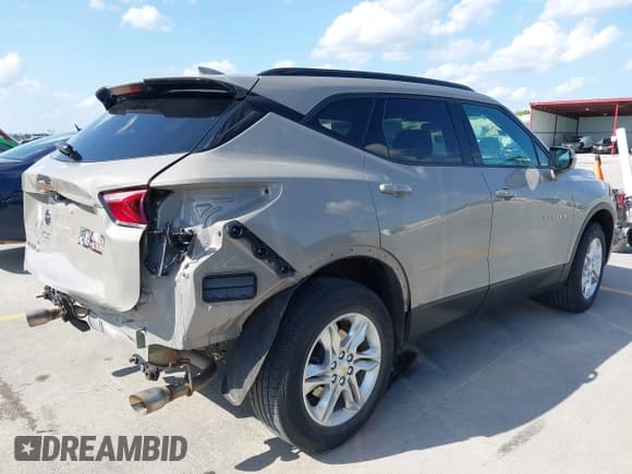 ✅ 2021 Chevrolet Blazer LT • VIN: 3GNKBBRA2MS560439 • Лот: 42489522. Опубликован ранее на IAAI с пробегом 70 349 миль. Бесплатный доступ к архиву аукционных продаж из США и подробный отчёт об истории автомобиля на DreamBid. Изображение 4.