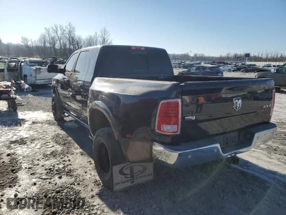 ✅ 2018 Ram 3500 Laramie • VIN: 3C63RRML5JG373731 • Lot: 41849925. Wystawiony na Copart z przebiegiem 147 461 mil. Bezpłatny archiwum sprzedaży aukcyjnych z USA i szczegółowy raport historii pojazdu na DreamBid. Zdjęcie 2.