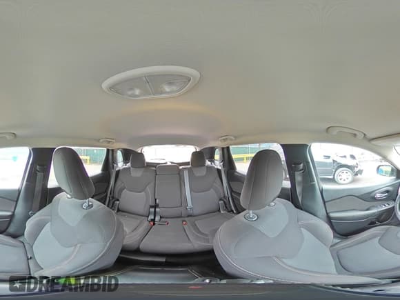 ✅ 2016 Jeep Cherokee Latitude • VIN: 1C4PJMCB3GW147940 • Лот: 69570725. Опубликован ранее на Copart с пробегом 87 389 миль. Бесплатный доступ к архиву аукционных продаж из США и подробный отчёт об истории автомобиля на DreamBid. Изображение 14.