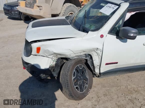 ✅ 2016 Jeep Renegade Trailhawk • VIN: ZACCJBCTXGPE07405 • Lot: 43590770. Listed on IAAI with 112,381 mi. Free auction sales archive from the USA and detailed vehicle history report at DreamBid. Image 6.