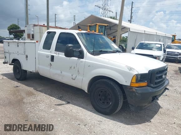 ✅ 2001 Ford F-250 XL • VIN: 3FTNX20L71MA26777 • Lot: 42712362. Listed on IAAI with 318,429 mi. Free auction sales archive from the USA and detailed vehicle history report at DreamBid. Image 1.