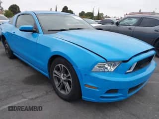 2014 Ford Mustang V6 с VIN 1ZVBP8AM0E5201148, выставлен на аукционе IAAI как лот 43325463 с пробегом Не указан миль и . История ставок и продаж доступна на DreamBid. Изображение 1.