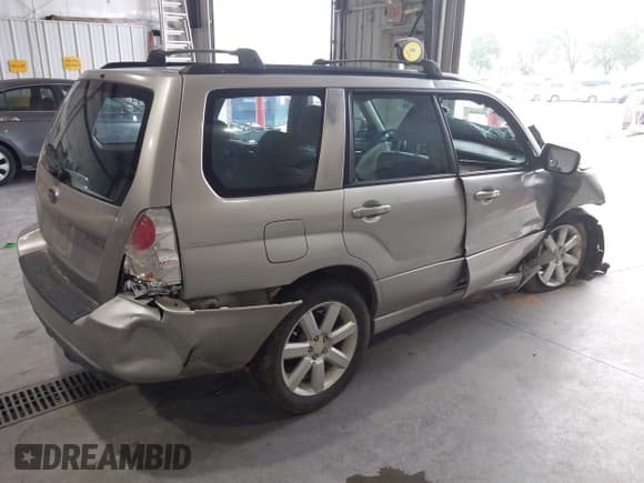 ✅ 2006 Subaru Forester X • VIN: JF1SG65656H738994 • Lot: 42701300. Listed on IAAI with Not provided. Free auction sales archive from the USA and detailed vehicle history report at DreamBid. Image 4.