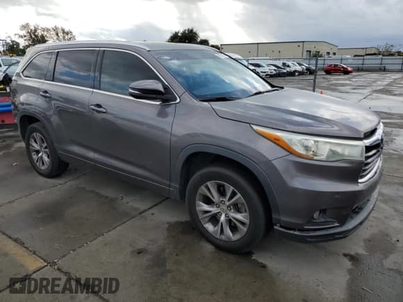 ✅ 2015 Toyota Highlander XLE • VIN: 5TDKKRFH9FS066850 • Lot: 90701175. Wystawiony na Copart z przebiegiem 110 604 mil. Bezpłatny archiwum sprzedaży aukcyjnych z USA i szczegółowy raport historii pojazdu na DreamBid. Zdjęcie 4.