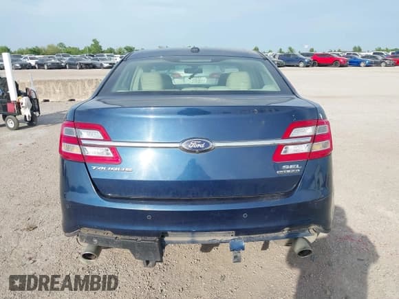 ✅ 2017 Ford Taurus SEL • VIN: 1FAHP2E82HG129455 • Lot: 42052522. Listed on IAAI with 119,339 mi. Free auction sales archive from the USA and detailed vehicle history report at DreamBid. Image 17.