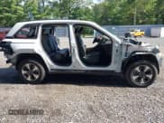 ✅ 2022 Jeep Grand Cherokee • VIN: 1C4RJYB65N8762026 • Lot: 43159657. Listed on IAAI with Not provided. Free auction sales archive from the USA and detailed vehicle history report at DreamBid. Image 12.