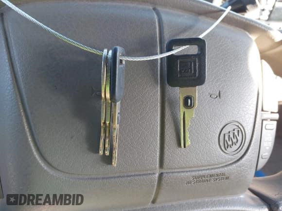 ✅ 1996 Buick LeSabre Custom • VIN: 1G4HP52KXTH428234 • Lot: 41569901. Wystawiony na IAAI z przebiegiem 179 350 mil. Bezpłatny archiwum sprzedaży aukcyjnych z USA i szczegółowy raport historii pojazdu na DreamBid. Zdjęcie 11.