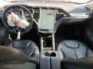 ✅ 2015 Tesla Model S 85D • VIN: 5YJSA1H25FF093500 • Лот: 69017115. Опубликован ранее на Copart с пробегом 92 553 миль. Бесплатный доступ к архиву аукционных продаж из США и подробный отчёт об истории автомобиля на DreamBid. Изображение 8.