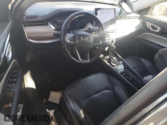 ✅ 2022 Jeep Compass Limited • VIN: 3C4NJDCB0NT144942 • Lot: 90677315. Wystawiony na Copart z przebiegiem 134 161 mil. Bezpłatny archiwum sprzedaży aukcyjnych z USA i szczegółowy raport historii pojazdu na DreamBid. Zdjęcie 8.