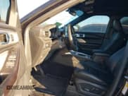 ✅ 2020 Ford Explorer ST • VIN: 1FM5K8GC5LGB16381 • Lot: 43640054. Wystawiony na IAAI z przebiegiem 97 942 mil. Bezpłatny archiwum sprzedaży aukcyjnych z USA i szczegółowy raport historii pojazdu na DreamBid. Zdjęcie 5.