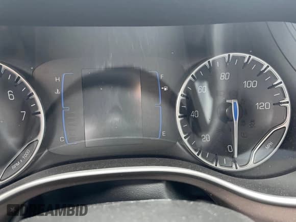 ✅ 2023 Chrysler Voyager LX • VIN: 2C4RC1CG1PR579397 • Lot: 43656949. Wystawiony na IAAI z przebiegiem Nie podano. Bezpłatny archiwum sprzedaży aukcyjnych z USA i szczegółowy raport historii pojazdu na DreamBid. Zdjęcie 6.