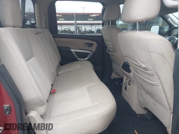 ✅ 2017 Nissan Titan Platinum Reserve • VIN: 1N6AA1E68HN501105 • Лот: 43823327. Опубликован ранее на IAAI с пробегом 203 611 миль. Бесплатный доступ к архиву аукционных продаж из США и подробный отчёт об истории автомобиля на DreamBid. Изображение 8.