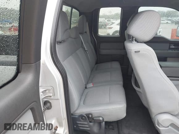 ✅ 2014 Ford F-150 XL • VIN: 1FTFX1CF9EKE62208 • Lot: 41964303. Wystawiony na IAAI z przebiegiem 248 808 mil. Bezpłatny archiwum sprzedaży aukcyjnych z USA i szczegółowy raport historii pojazdu na DreamBid. Zdjęcie 8.