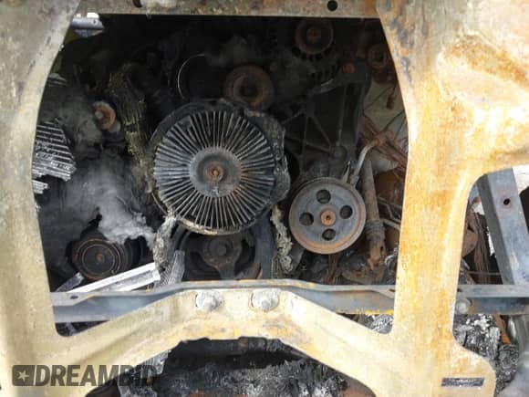 2011 Chevrolet Silverado 2500HD LT z VIN 1GC2KXCG6BZ138869, wystawiony jako IAAI lot #43311272 z przebiegiem Nie podano mil oraz . Historia ofert i sprzedaży dostępna na DreamBid. Obrazek 10.