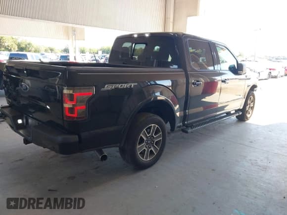 ✅ 2016 Ford F-150 Lariat • VIN: 1FTEW1CP2GFB82102 • Lot: 43576027. Wystawiony na IAAI z przebiegiem 143 763 mil. Bezpłatny archiwum sprzedaży aukcyjnych z USA i szczegółowy raport historii pojazdu na DreamBid. Zdjęcie 4.