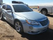 ✅ 2012 Chrysler 200 Touring • VIN: 1C3CCBBG7CN139452 • Lot: 90944035. Wystawiony na Copart z przebiegiem 150 840 mil. Bezpłatny archiwum sprzedaży aukcyjnych z USA i szczegółowy raport historii pojazdu na DreamBid. Zdjęcie 14.