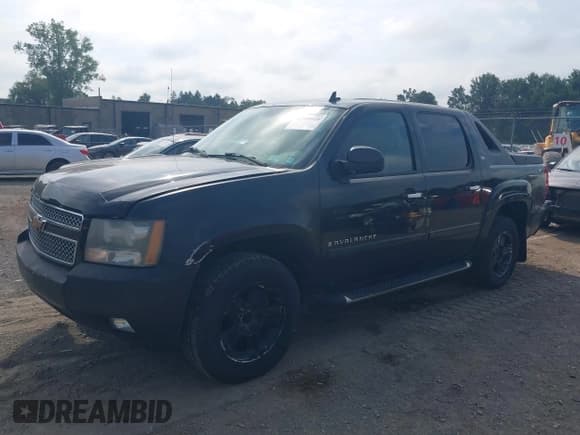 ✅ 2007 Chevrolet Avalanche LTZ • VIN: 3GNFK12327G273357 • Lot: 42980910. Listed on IAAI with 216,931 mi. Free auction sales archive from the USA and detailed vehicle history report at DreamBid. Image 2.