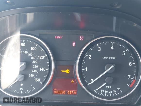 ✅ 2011 BMW 3 Series 328i • VIN: WBAPH5G58BNM83911 • Lot: 42020891. Listed on IAAI with 95,050 mi. Free auction sales archive from the USA and detailed vehicle history report at DreamBid. Image 16.