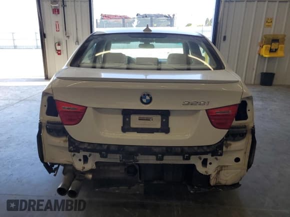 ✅ 2011 BMW 3 Series 328i xDrive • VIN: WBAPK5G54BNN29591 • Lot: 69872565. Listed on Copart with 53,502 mi. Free auction sales archive from the USA and detailed vehicle history report at DreamBid. Image 6.