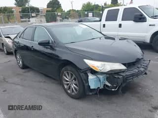 2017 Toyota Camry XLE z VIN 4T1BF1FK3HU298842, wystawiony jako IAAI lot #42941071 z przebiegiem 143 108 mil mil oraz . Historia ofert i sprzedaży dostępna na DreamBid. Obrazek 1.