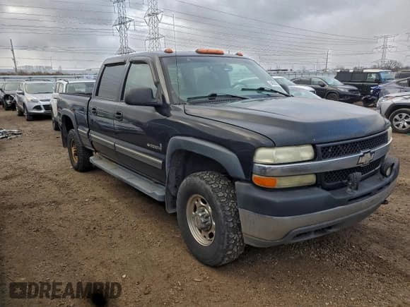 ✅ 2002 Chevrolet Silverado 2500HD LT • VIN: 1GCHK23U32F240456 • Lot: 94563735. Wystawiony na Copart z przebiegiem 348 764 mil. Bezpłatny archiwum sprzedaży aukcyjnych z USA i szczegółowy raport historii pojazdu na DreamBid. Zdjęcie 4.