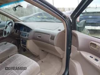 ✅ 2001 Toyota Sienna LE • VIN: 4T3ZF13CX1U372069 • Lot: 43573762. Listed on IAAI with 157,414 mi. Free auction sales archive from the USA and detailed vehicle history report at DreamBid. Image 5.