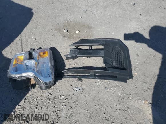 ✅ 2017 Ford F-150 XL • VIN: 1FTMF1CF1HKE37737 • Lot: 59239675. Listed on Copart with 62,515 mi. Free auction sales archive from the USA and detailed vehicle history report at DreamBid. Image 12.