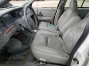 ✅ 2003 Ford Crown Victoria LX • VIN: 2FAFP74W03X158931 • Lot: 71588824. Wystawiony na Copart z przebiegiem 165 074 mil. Bezpłatny archiwum sprzedaży aukcyjnych z USA i szczegółowy raport historii pojazdu na DreamBid. Zdjęcie 7.