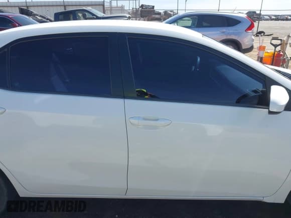 ✅ 2018 Toyota Corolla L • VIN: 5YFBURHE2JP779944 • Lot: 41784600. Listed on IAAI with 109,379 mi. Free auction sales archive from the USA and detailed vehicle history report at DreamBid. Image 13.