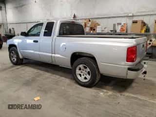 2007 Dodge Dakota SLT z VIN 1D7HW42P87S103724, wystawiony jako Copart lot #76830024 z przebiegiem 45 977 mil mil oraz Nie do naprawy • Non repairable. Historia ofert i sprzedaży dostępna na DreamBid. Obrazek 2.