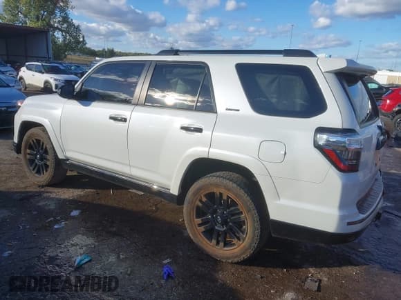 ✅ 2021 Toyota 4Runner Nightshade • VIN: JTEJU5JR1M5949029 • Lot: 43548468. Wystawiony na IAAI z przebiegiem 94 785 mil. Bezpłatny archiwum sprzedaży aukcyjnych z USA i szczegółowy raport historii pojazdu na DreamBid. Zdjęcie 3.